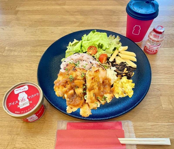 【群馬県内発】 話題のヤクルトカフェと息をのむ 癒しの竹林散策 ~道の駅ランキング上位!人気の「ろまんちっく村」で栃木土産のお買い物~ 日帰り1